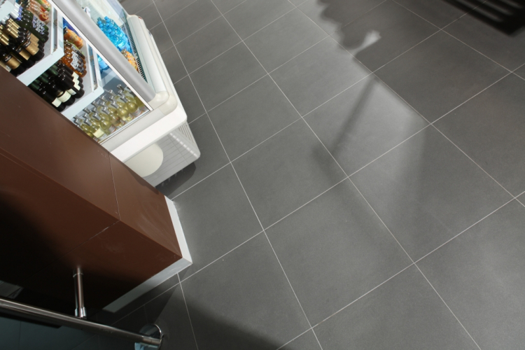 particular milano bistrot caesar more eclypse.jpg